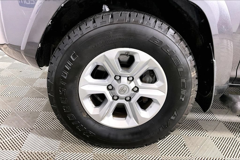 Used 2019 Toyota 4Runner SR5 RWD image 7