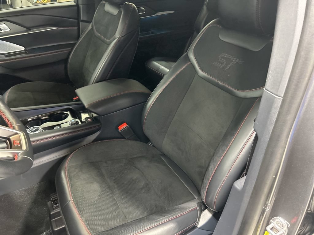Certified 2025 Ford Explorer ST AWD/4WD image 15