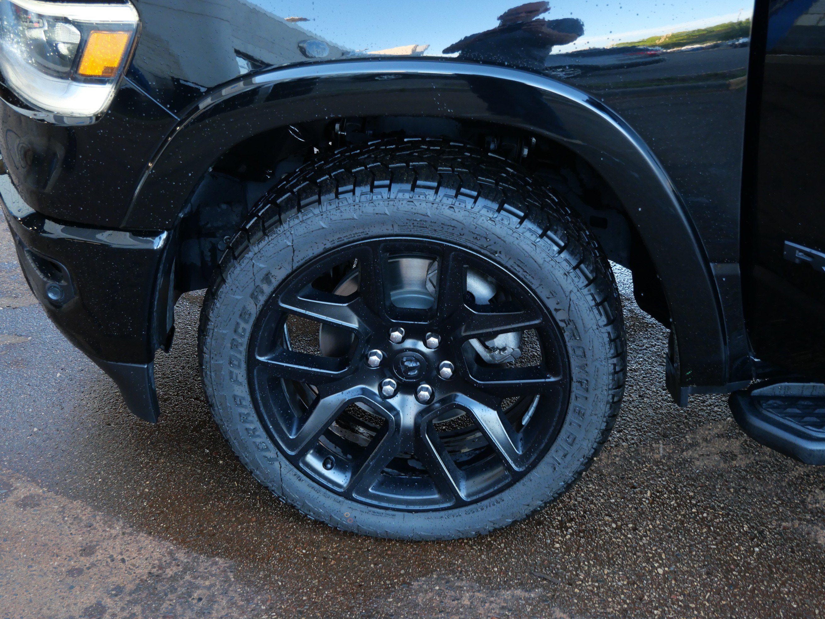 Used 2022 RAM 1500 Laramie AWD/4WD image 15
