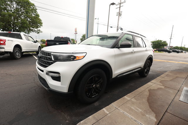 Certified 2021 Ford Explorer XLT w/ Equipment Group 202A AWD/4WD image 6