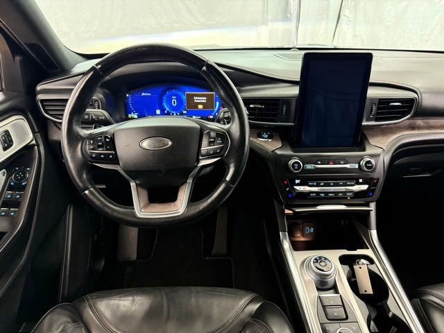 Certified 2020 Ford Explorer Platinum w/ Premium Technology Package image 28
