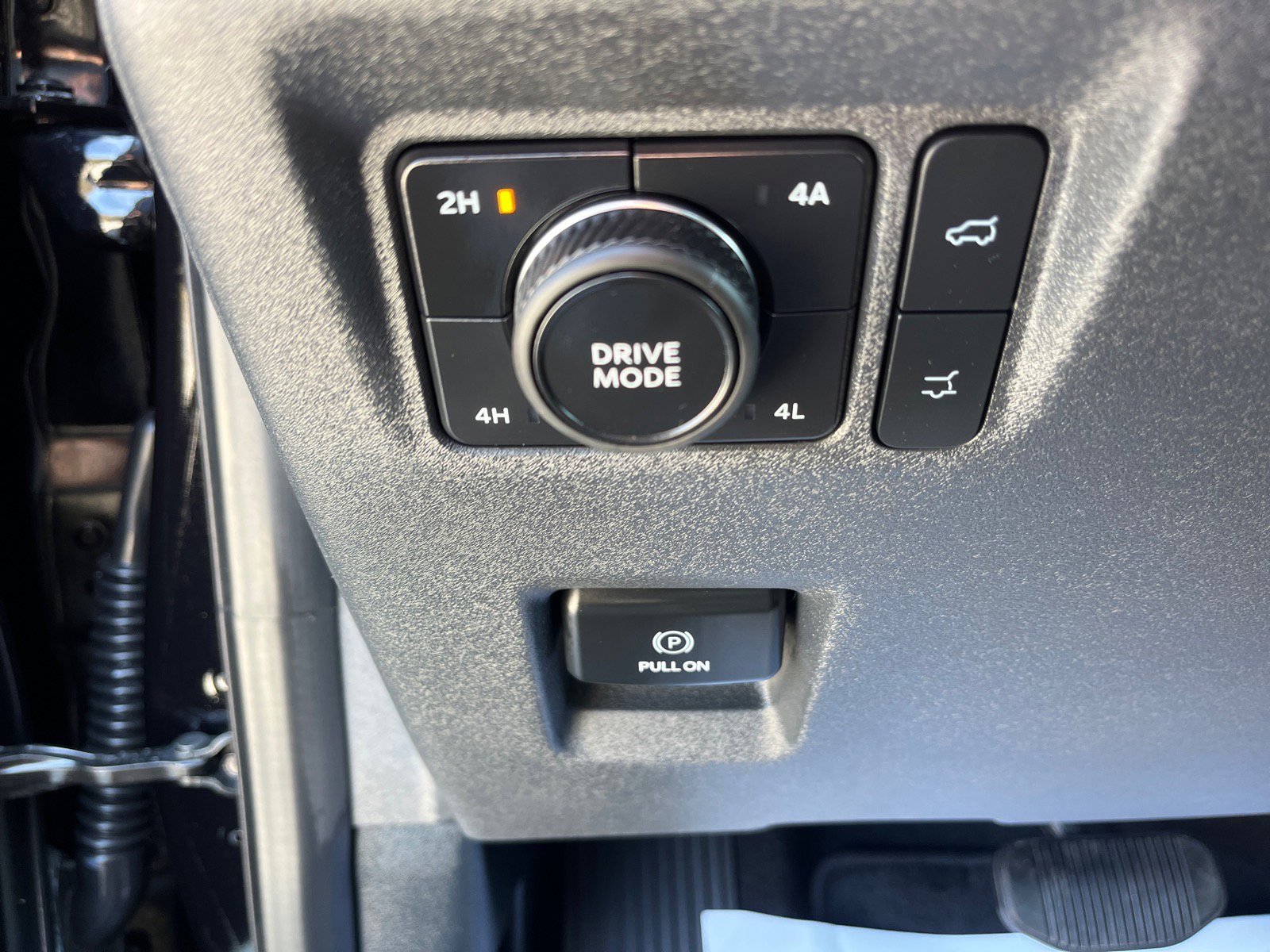 Certified 2025 Ford Expedition Active AWD/4WD image 17
