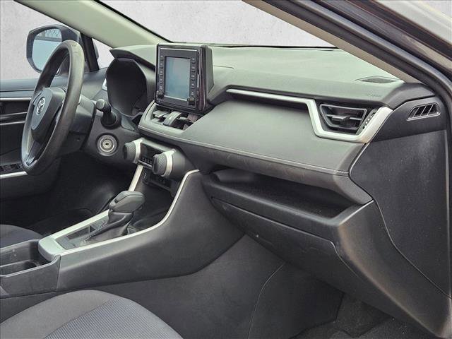 Used 2019 Toyota RAV4 LE image 19