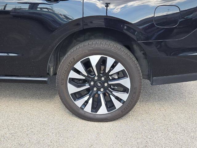 Certified 2025 Ford Expedition Platinum w/ Driver's Package AWD/4WD image 16