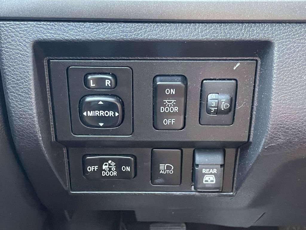Used 2021 Toyota Tundra SR5 w/ Trail Edition AWD/4WD image 28