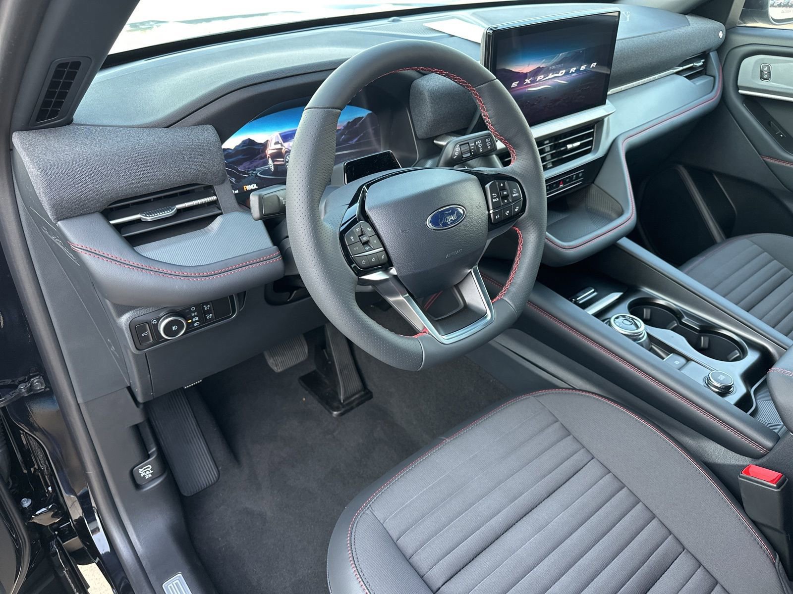 Certified 2025 Ford Explorer ST-Line image 43