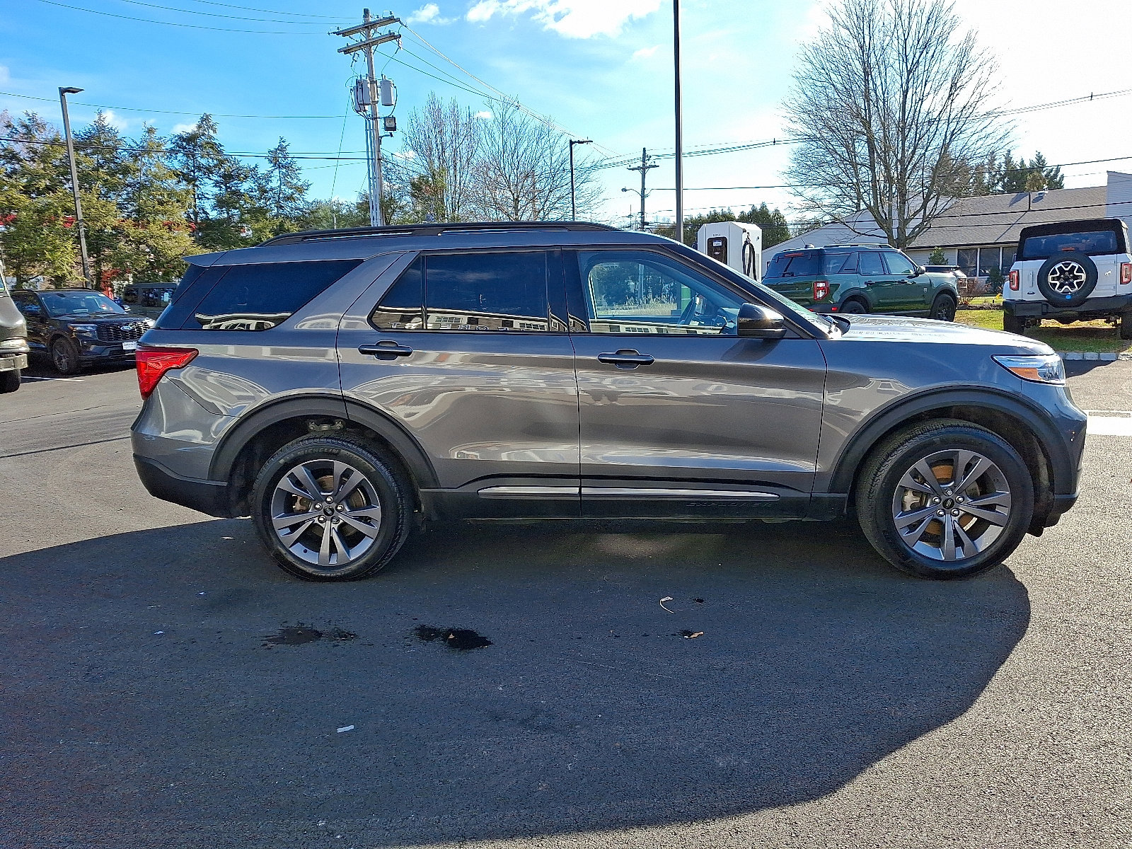 Certified 2023 Ford Explorer XLT w/ Equipment Group 202A image 6