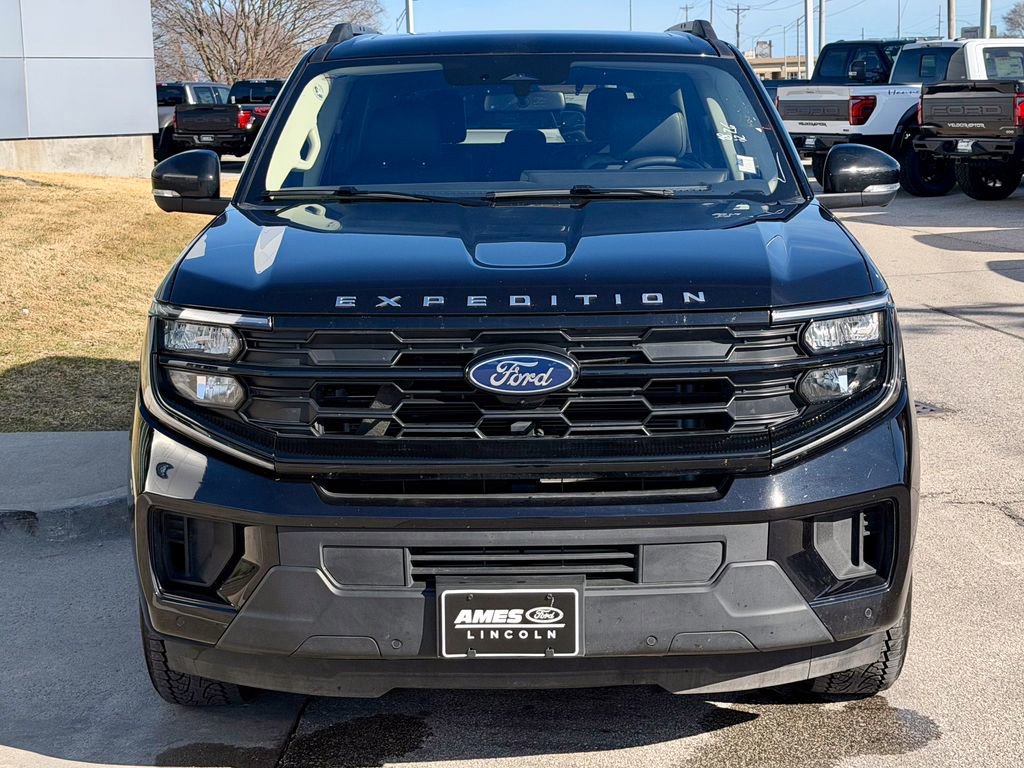 Certified 2025 Ford Expedition Active image 8
