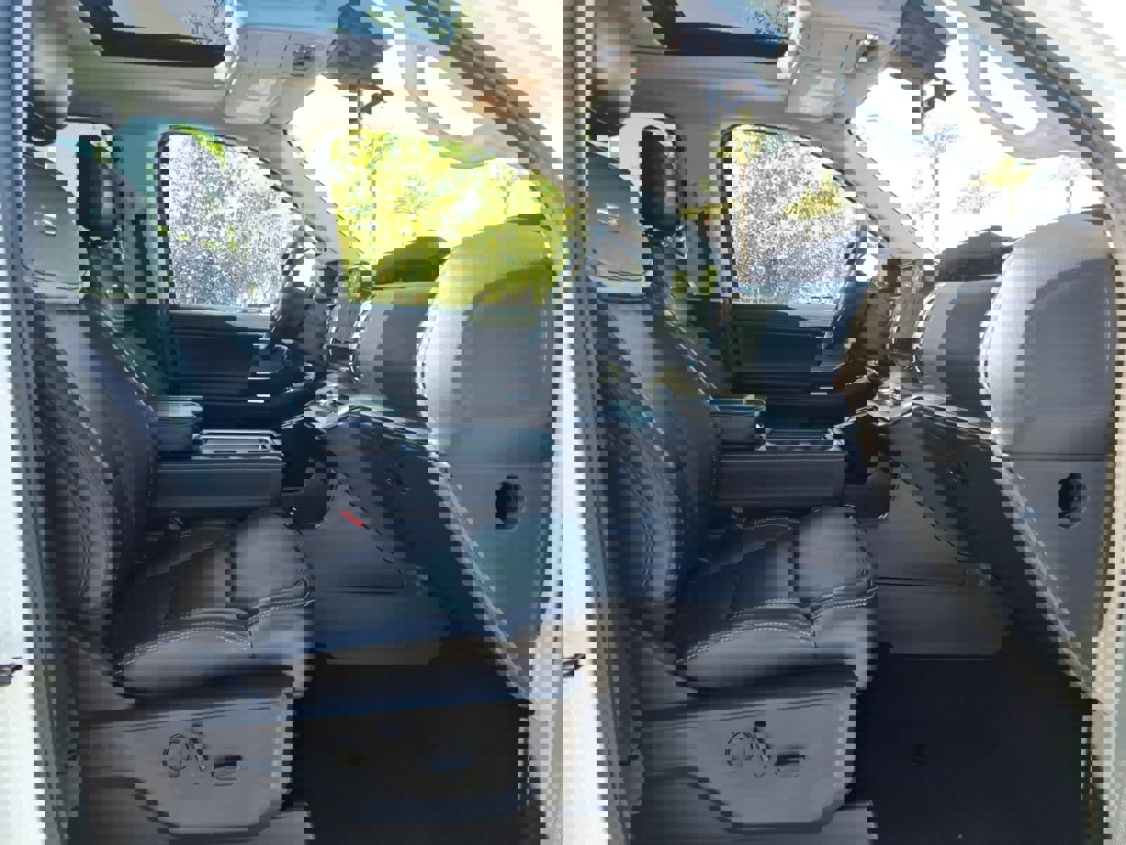 Certified 2025 Ford Expedition Platinum image 11