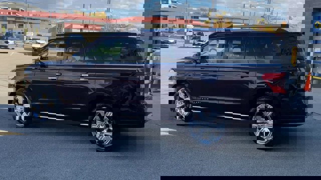 Certified 2024 Ford Expedition Max Platinum image 7