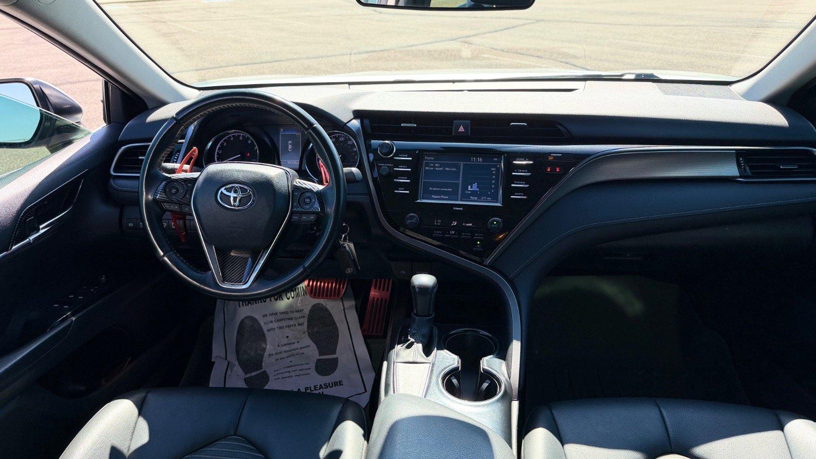 Used 2020 Toyota Camry SE FWD image 19