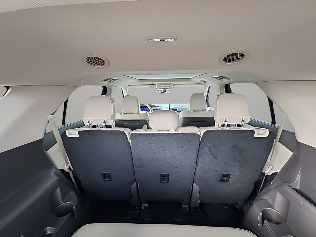 Certified 2020 Ford Explorer Platinum w/ Premium Technology Package AWD/4WD image 12