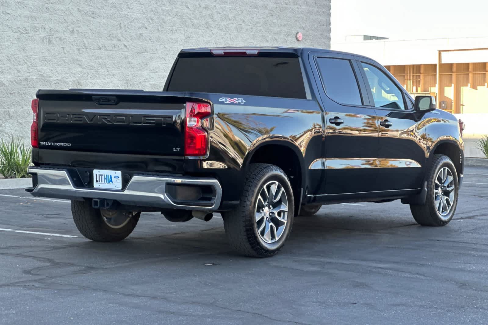 Used 2026 Chevrolet Silverado 1500 LT AWD/4WD image 2