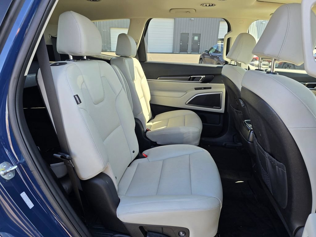 Used 2025 Kia Telluride S FWD image 14
