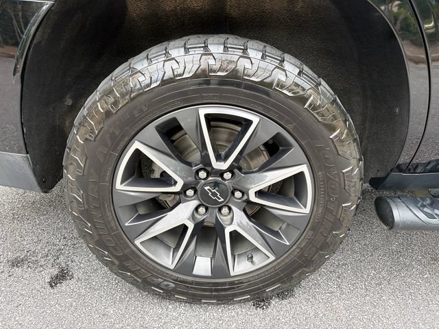 Used 2022 Chevrolet Tahoe Z71 w/ Z71 Off-Road Package AWD/4WD image 19