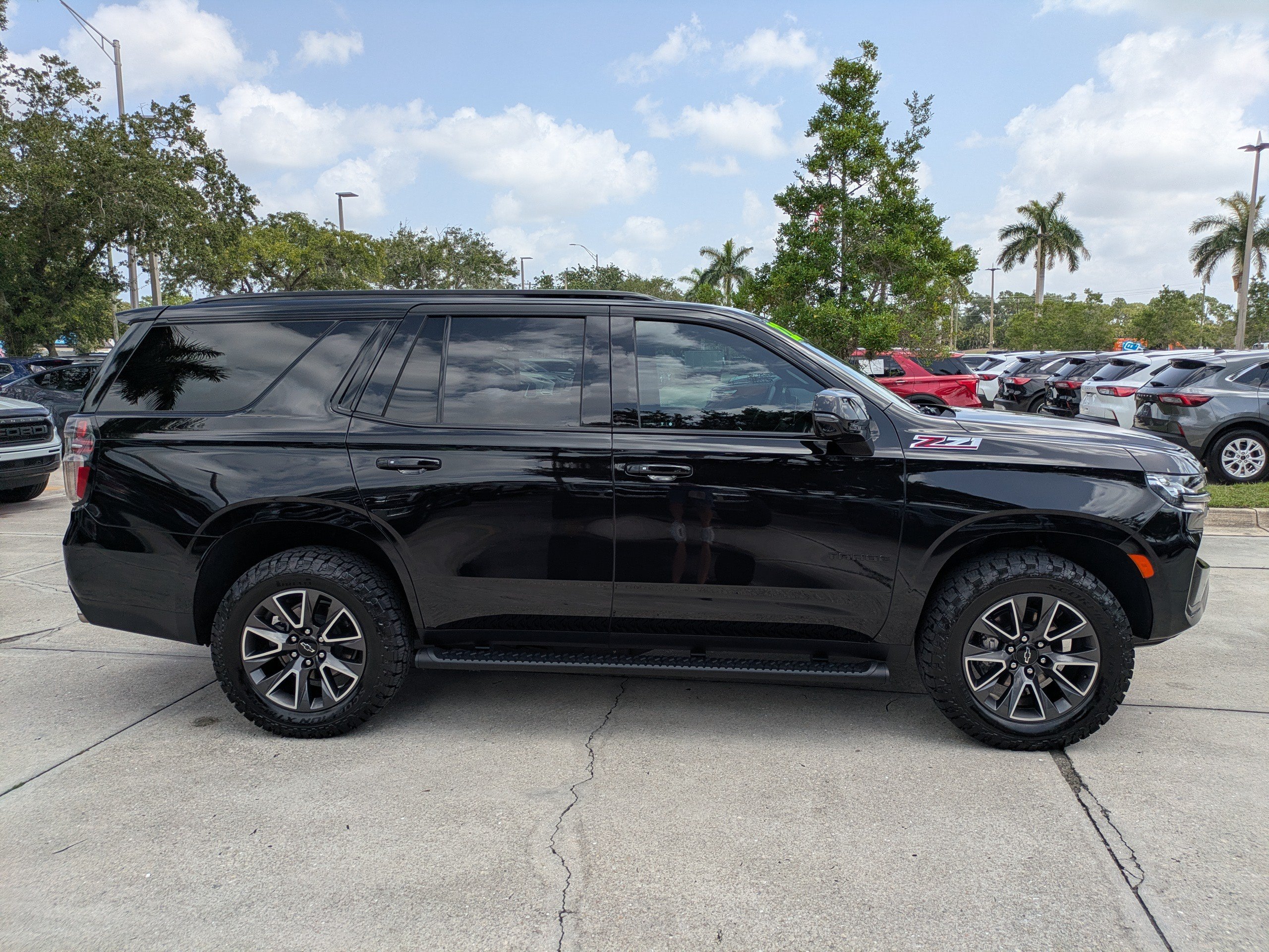 Used 2022 Chevrolet Tahoe Z71 w/ Off-Road Capability Package AWD/4WD image 3