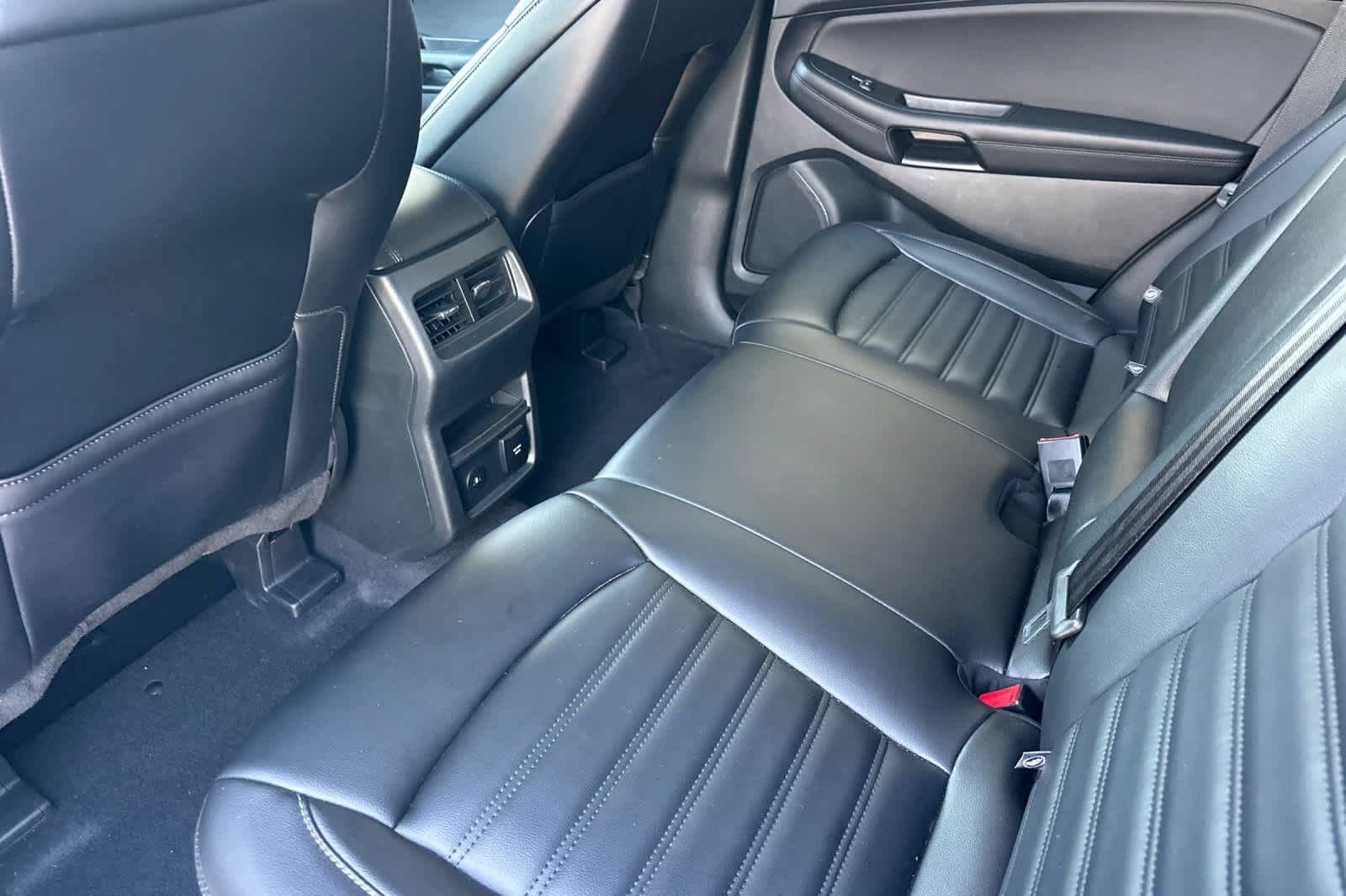 Certified 2024 Ford Edge SEL w/ Convenience Package AWD/4WD image 4
