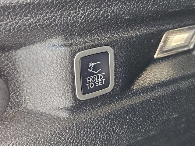 Used 2021 Jeep Grand Cherokee L Limited RWD image 12