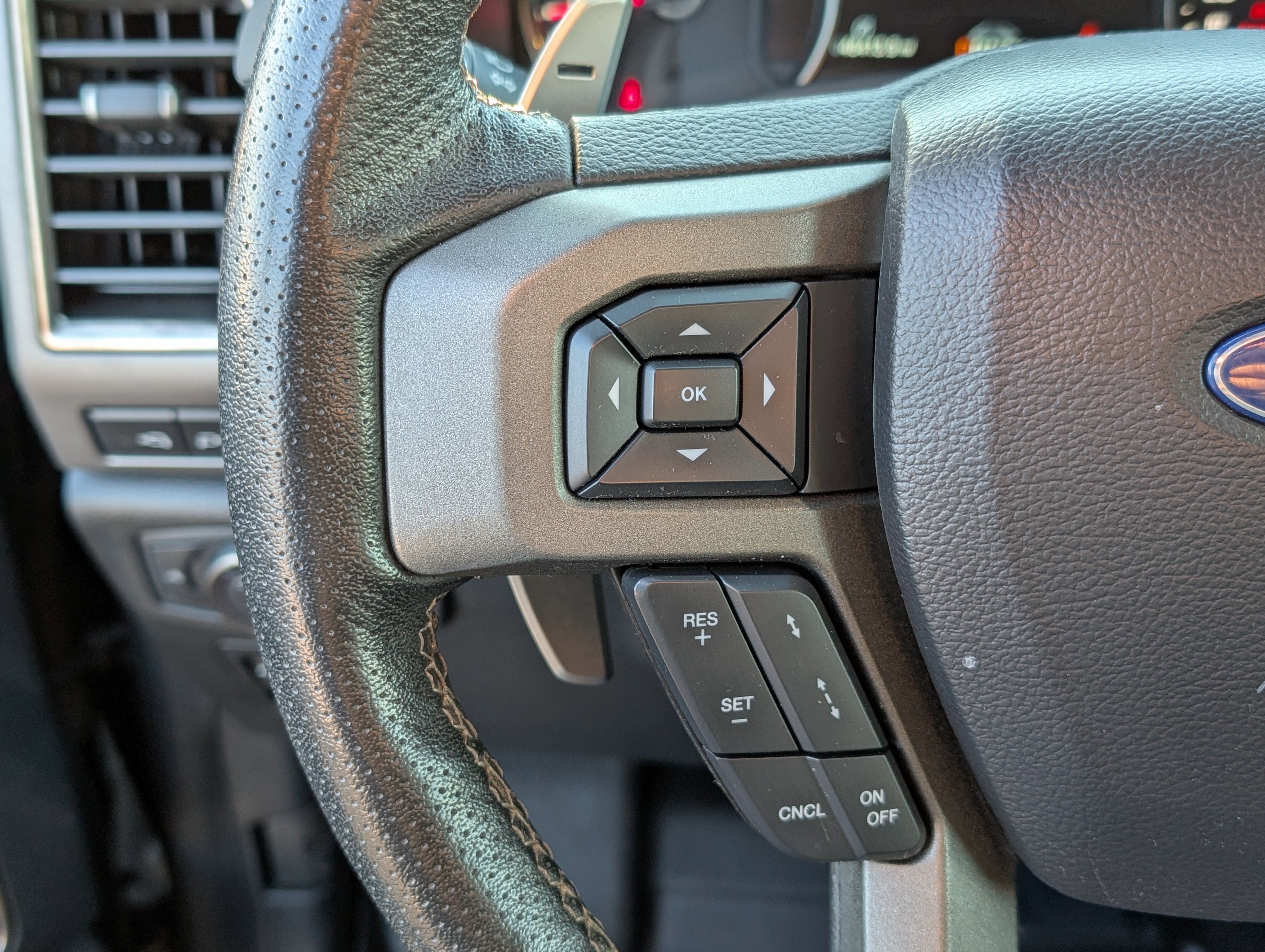 Certified 2020 Ford F150 Raptor w/ Equipment Group 802A Luxury image 23