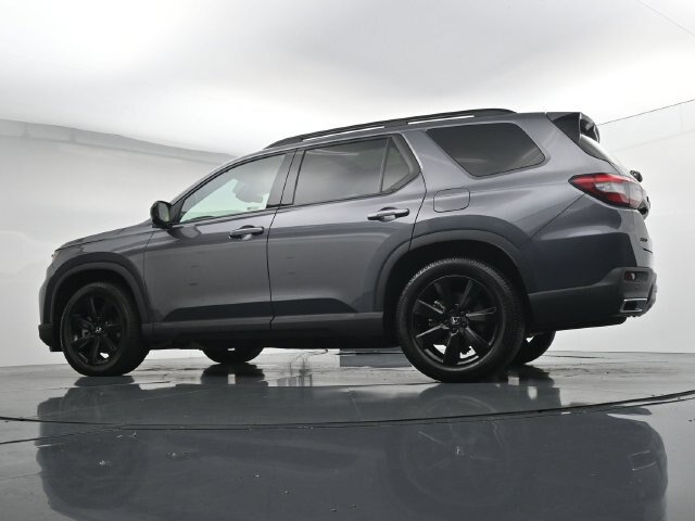 Used 2025 Honda Pilot Black Edition image 38