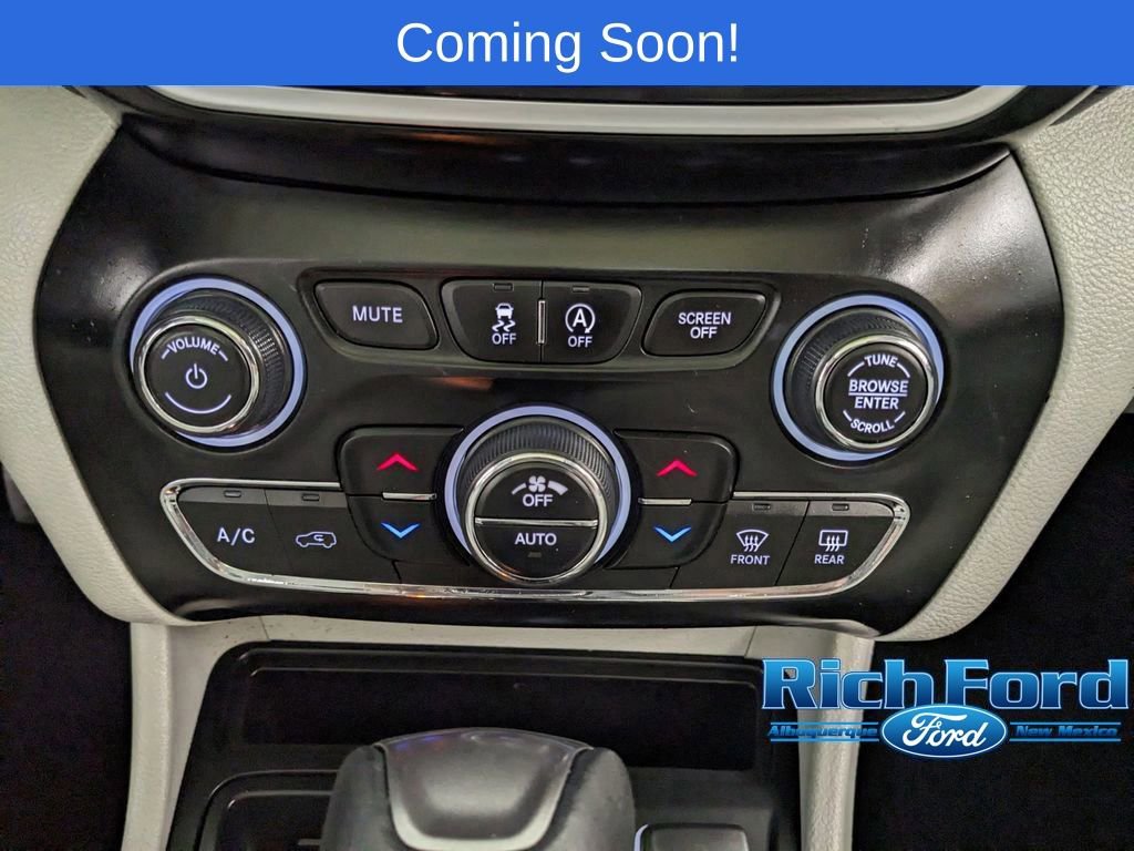 Used 2021 Jeep Cherokee Limited w/ Elite Package FWD image 9