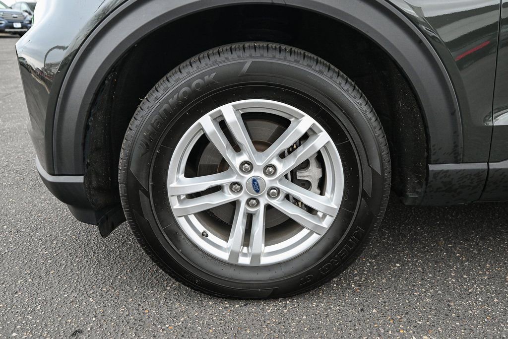 Certified 2023 Ford Explorer XLT w/ Equipment Group 202A image 15