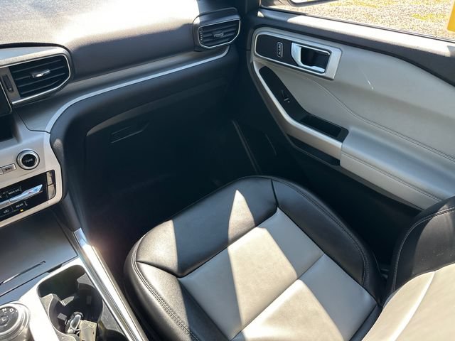 Certified 2023 Ford Explorer XLT w/ Equipment Group 202A AWD/4WD image 27
