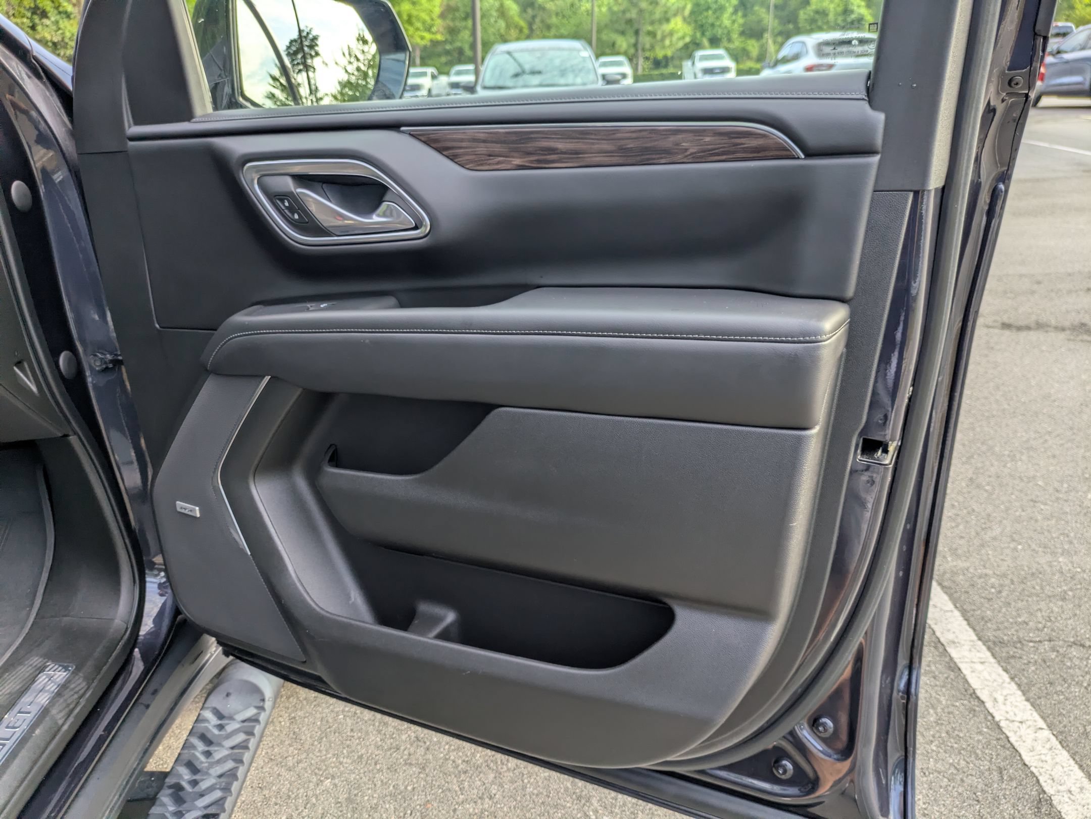Used 2023 Chevrolet Tahoe Z71 AWD/4WD image 39