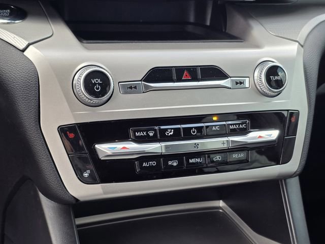 Certified 2022 Ford Explorer XLT w/ Equipment Group 202A image 20