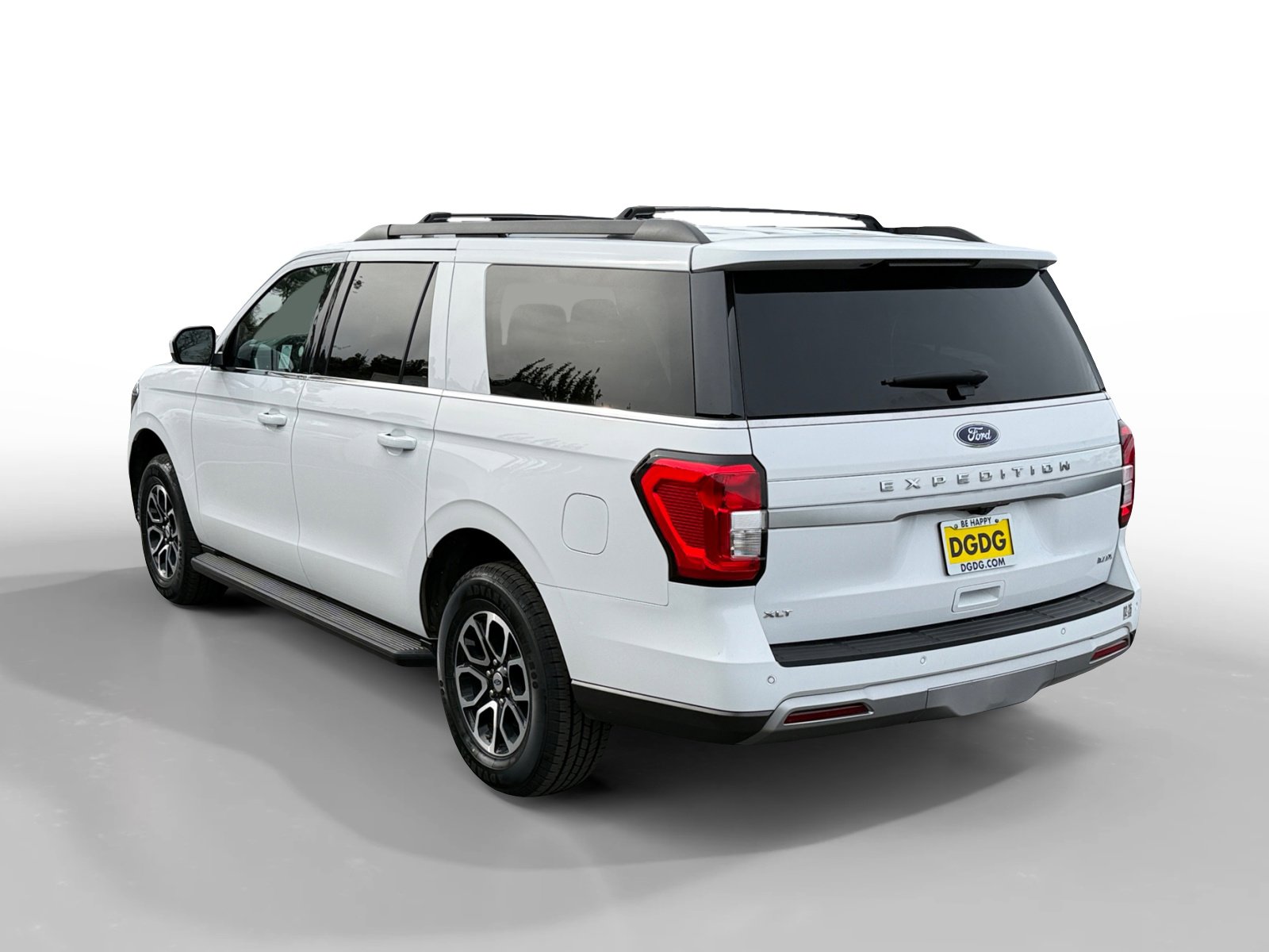 Certified 2024 Ford Expedition Max XLT image 3
