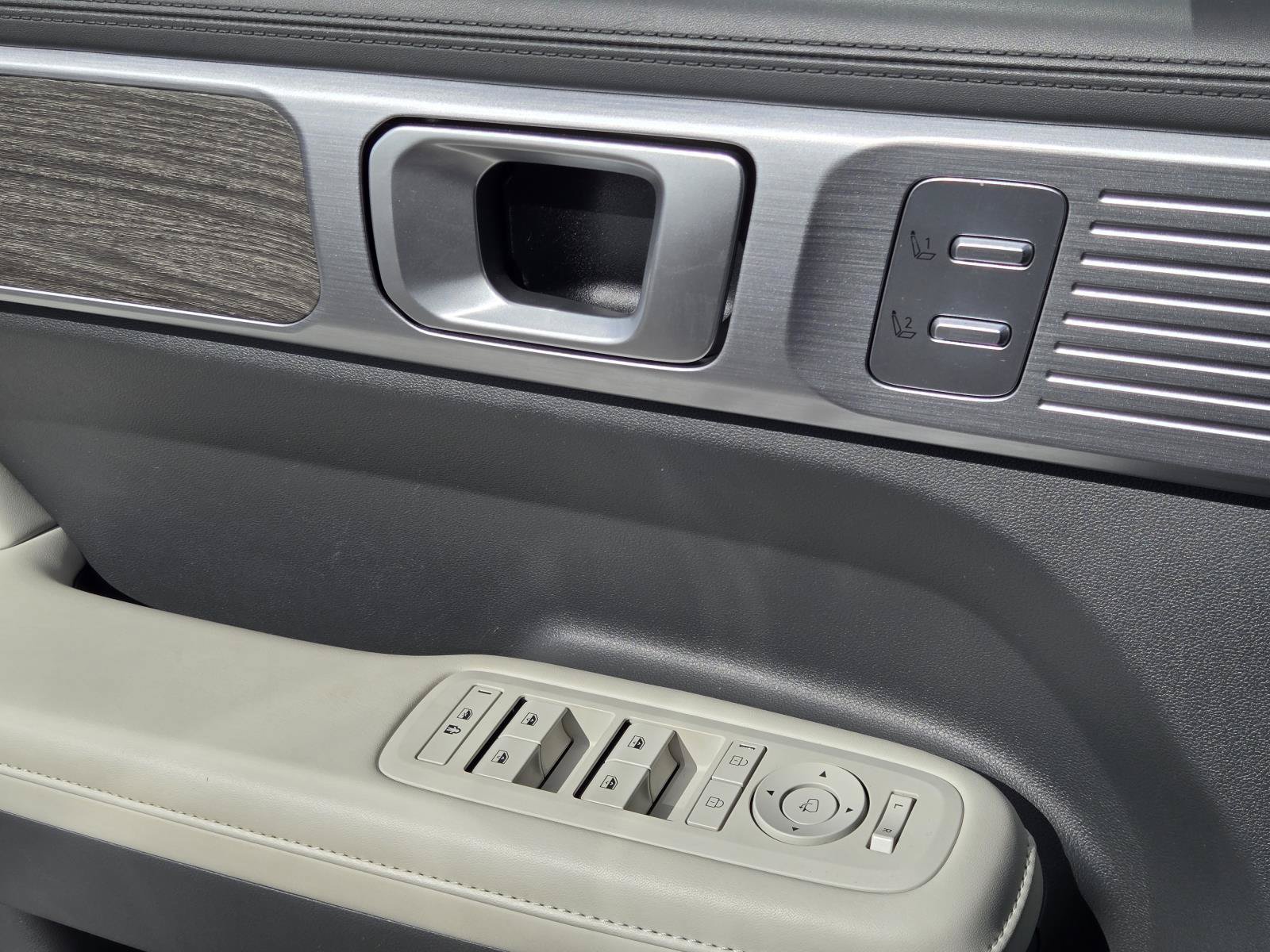 Used 2024 Hyundai Santa Fe Calligraphy FWD image 25