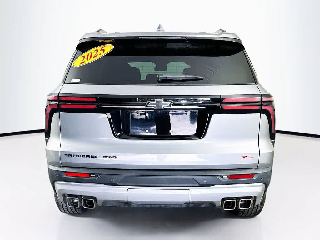 Used 2025 Chevrolet Traverse Z71 AWD/4WD image 5