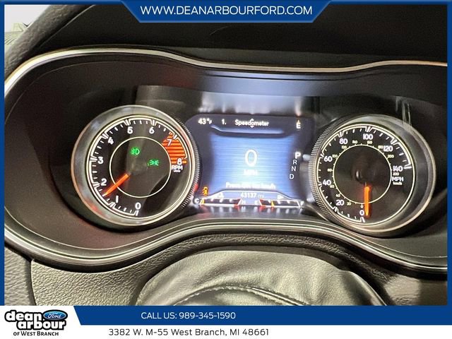 Used 2019 Jeep Cherokee Trailhawk AWD/4WD image 14