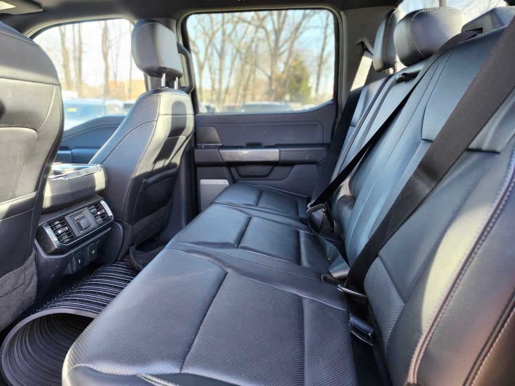 Certified 2022 Ford F150 Lariat w/ Equipment Group 502A High image 16