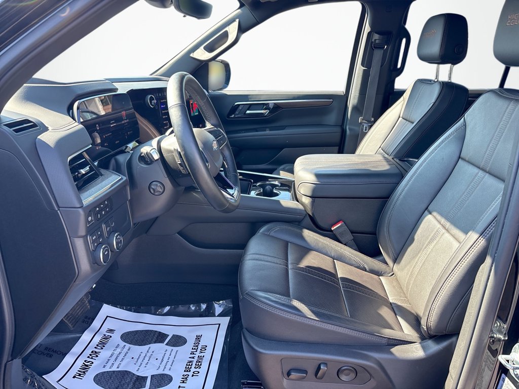Used 2025 Chevrolet Tahoe High Country AWD/4WD image 26