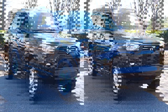 Used 2021 Toyota 4Runner SR5 Premium w/ Moonroof Package image 7