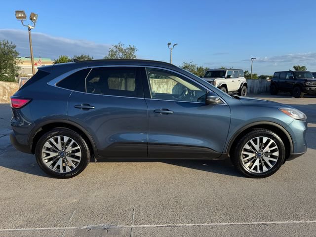 Certified 2020 Ford Escape Titanium w/ Titanium Premium Package 2.0 AWD/4WD image 7
