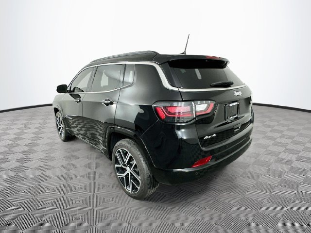 Used 2024 Jeep Compass Limited w/ Elite Group AWD/4WD image 8