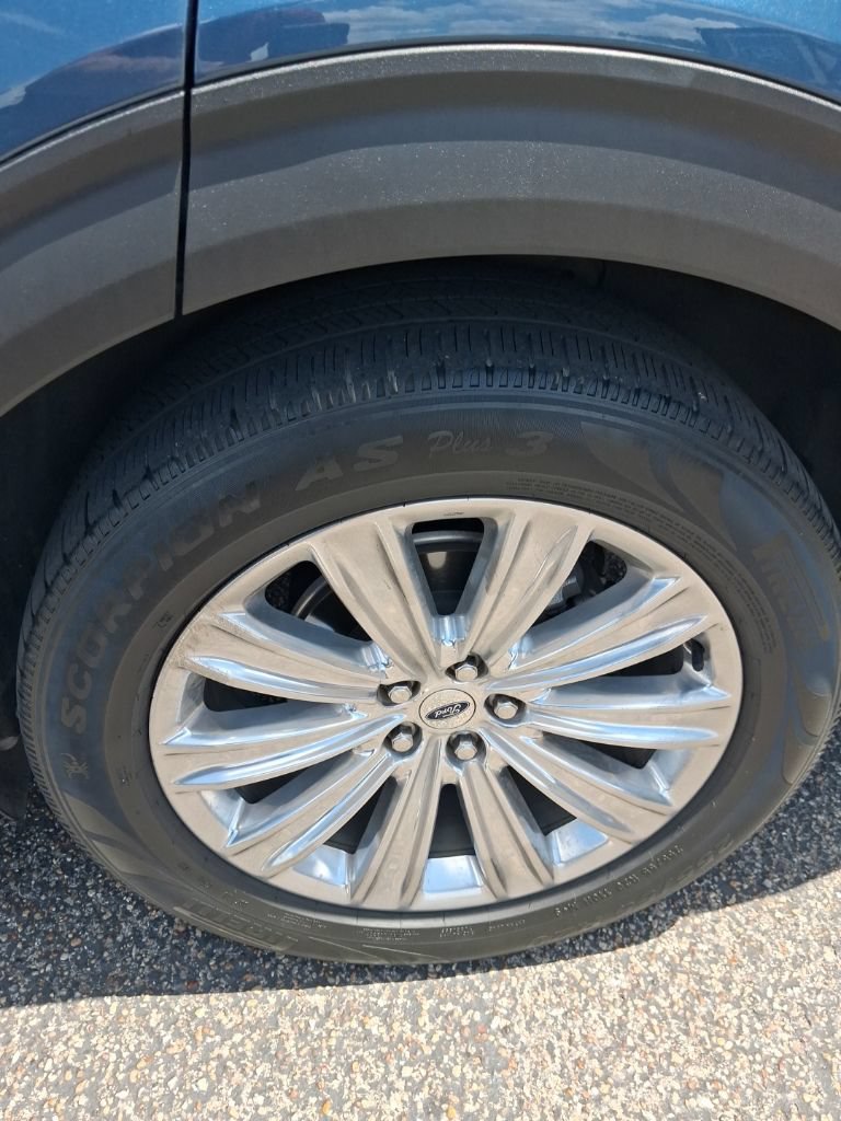 Certified 2020 Ford Explorer Limited RWD image 6
