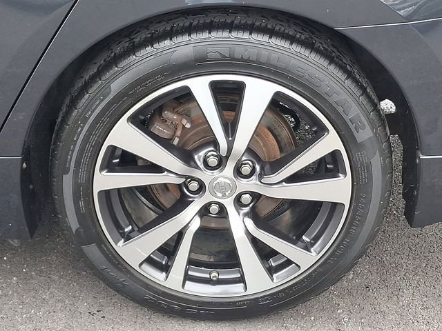 Used 2017 Nissan Maxima Platinum image 11