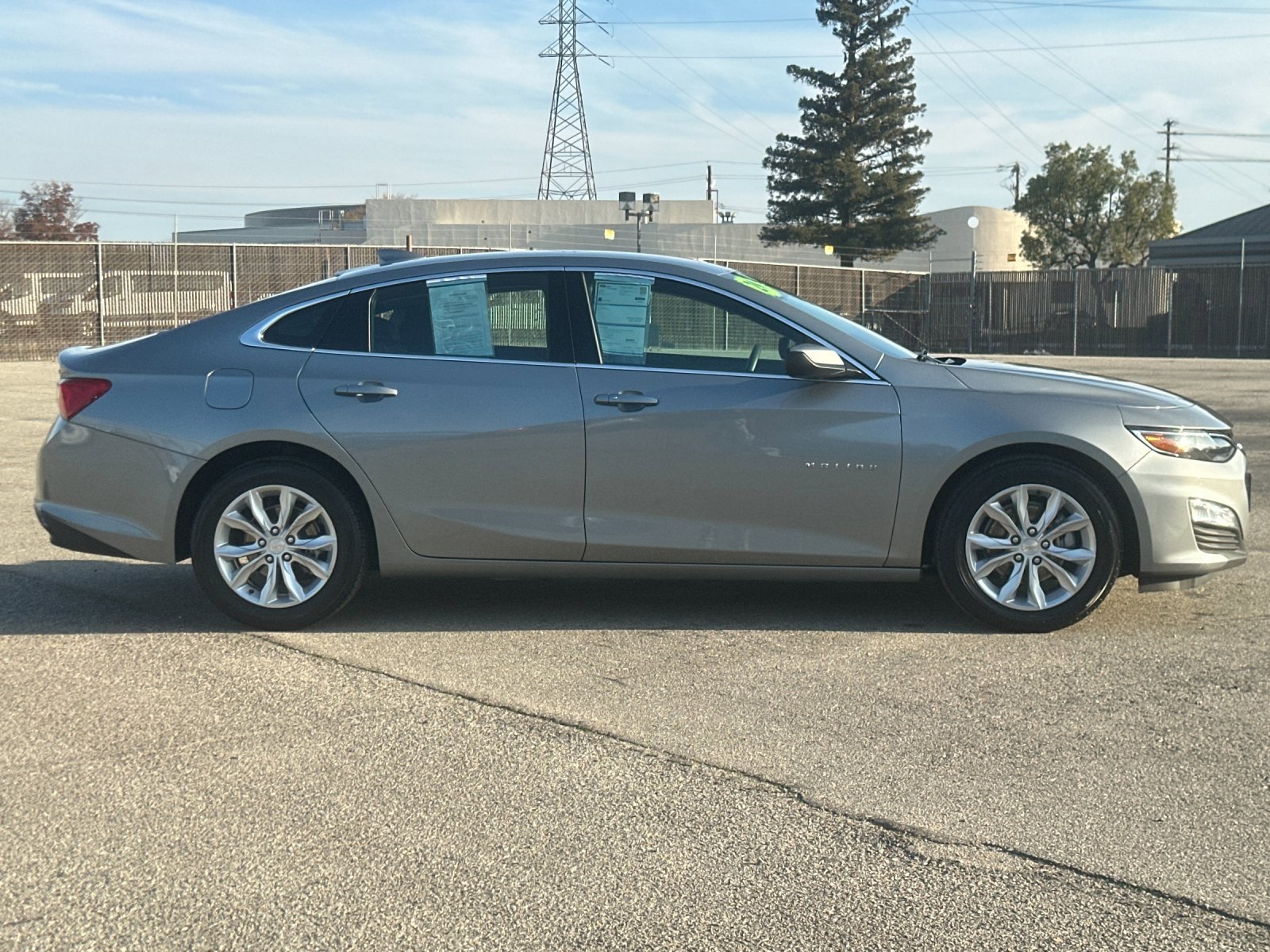 Used 2024 Chevrolet Malibu LT image 3