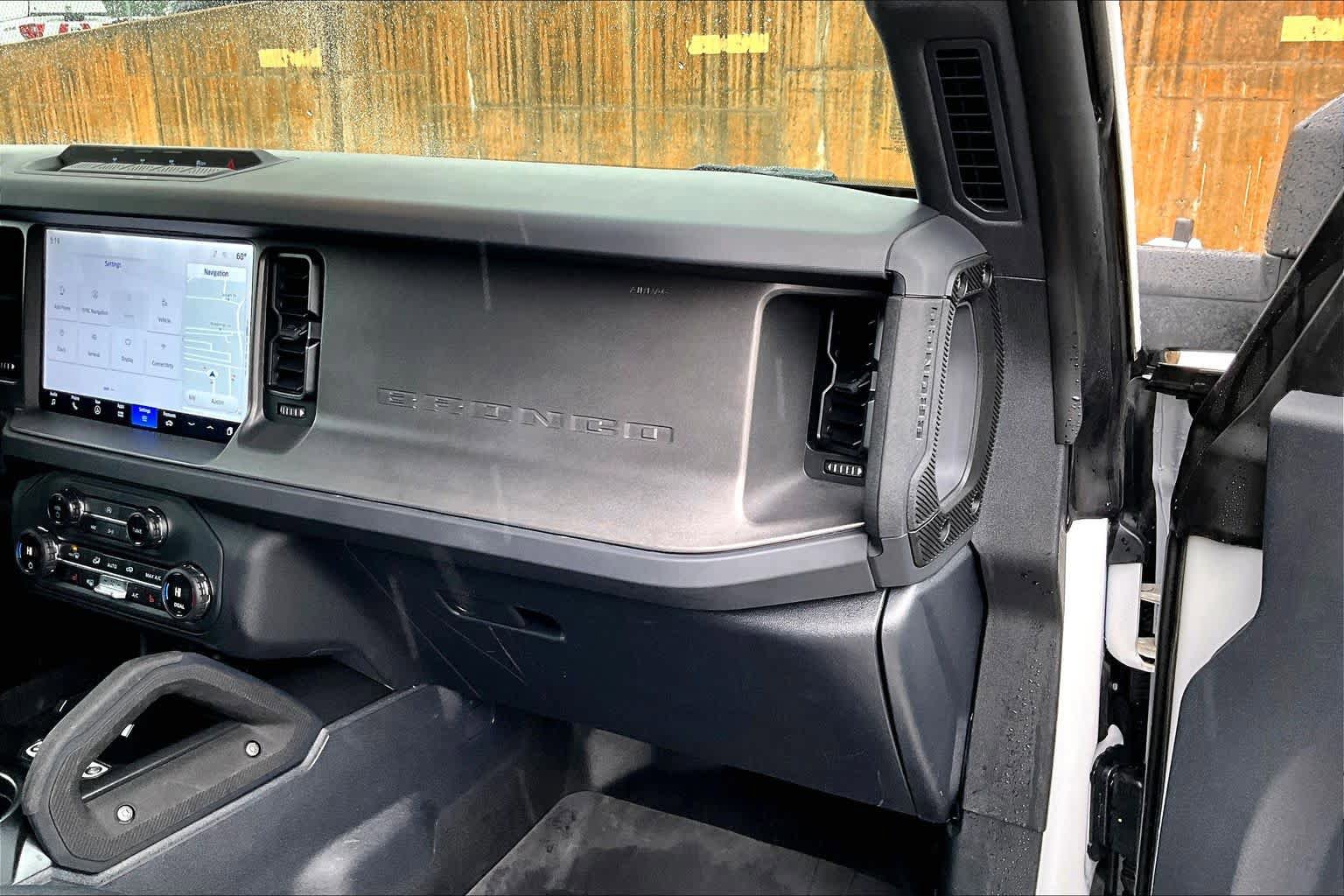 Certified 2025 Ford Bronco Big Bend w/ Black Diamond Package AWD/4WD image 19