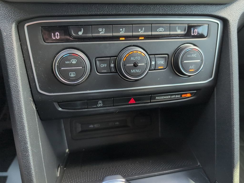 Used 2021 Volkswagen Atlas Cross Sport SE image 18