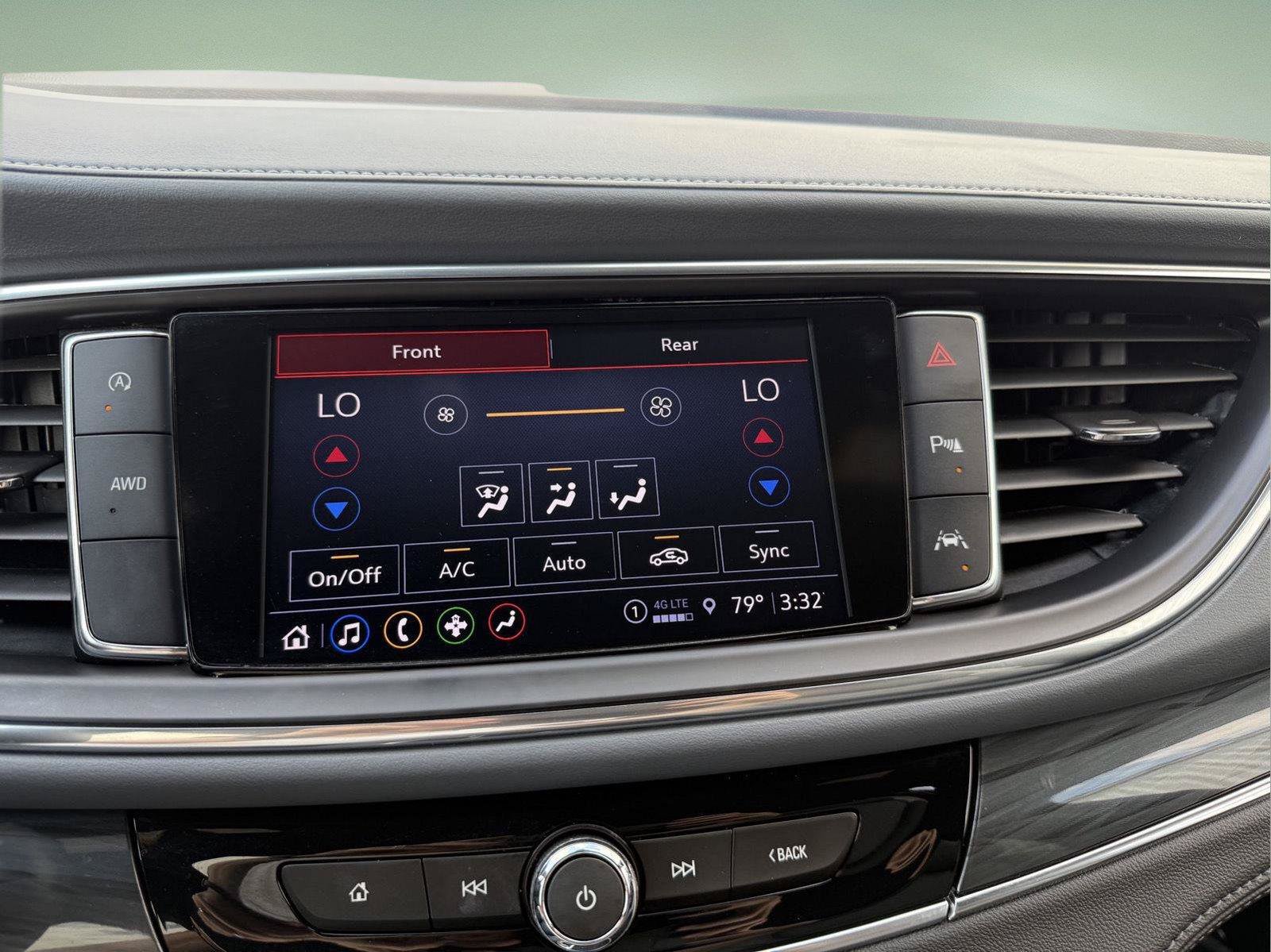 Used 2023 Buick Enclave Essence AWD/4WD image 5