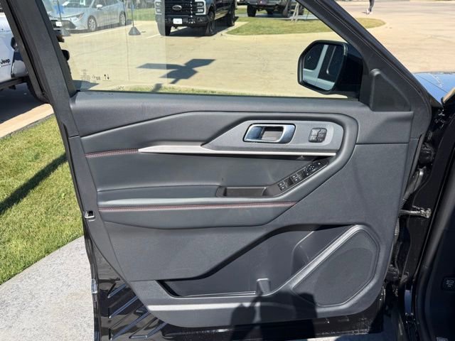 Certified 2026 Ford Explorer ST-Line w/ ST-Line Street Pack image 9