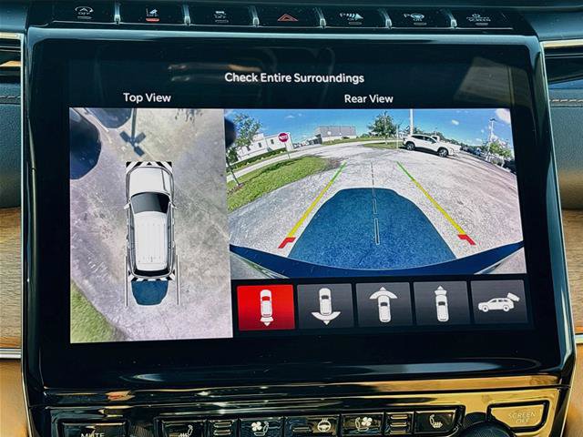 Used 2023 Jeep Grand Cherokee L Summit AWD/4WD image 15