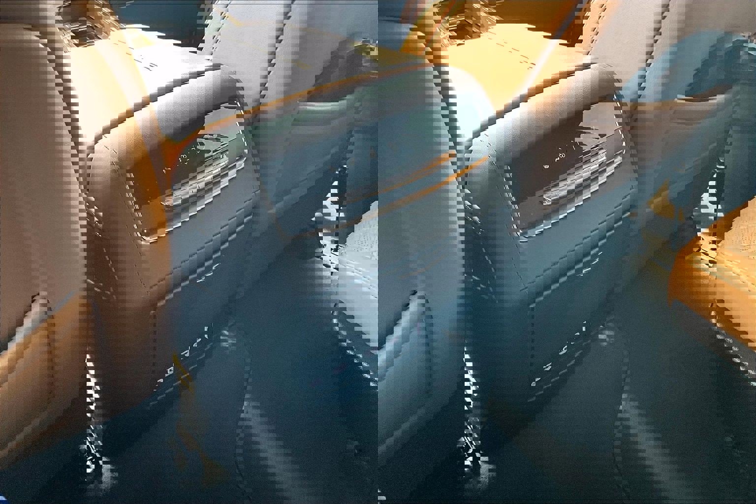 Used 2023 Cadillac Escalade Premium Luxury image 34