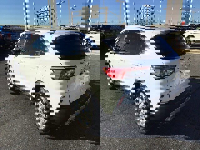 Certified 2022 Ford Escape SE w/ Convenience Package image 3