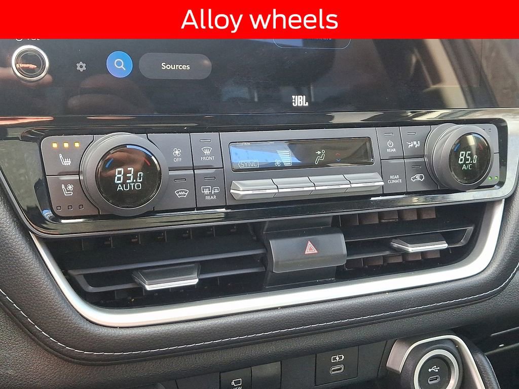 Used 2024 Toyota Grand Highlander Limited image 17