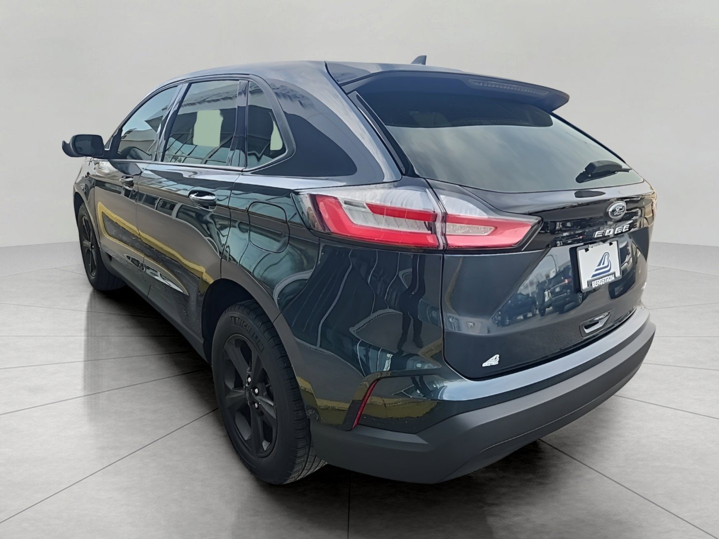 Certified 2023 Ford Edge SE image 10